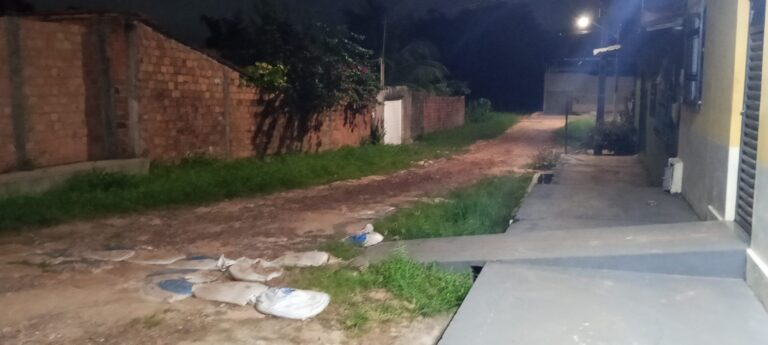 Moradores denunciam abandono na Rua 12, no Recanto do Turu