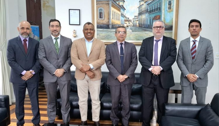 Delegado-geral da Polícia Civil participa de reunião para fortalecer combate à criminalidade no Maranhão