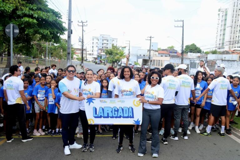 FOTO 2 - Alunos da rede municipal de São Luís participam de festival esportivo no Parque Bom Menino