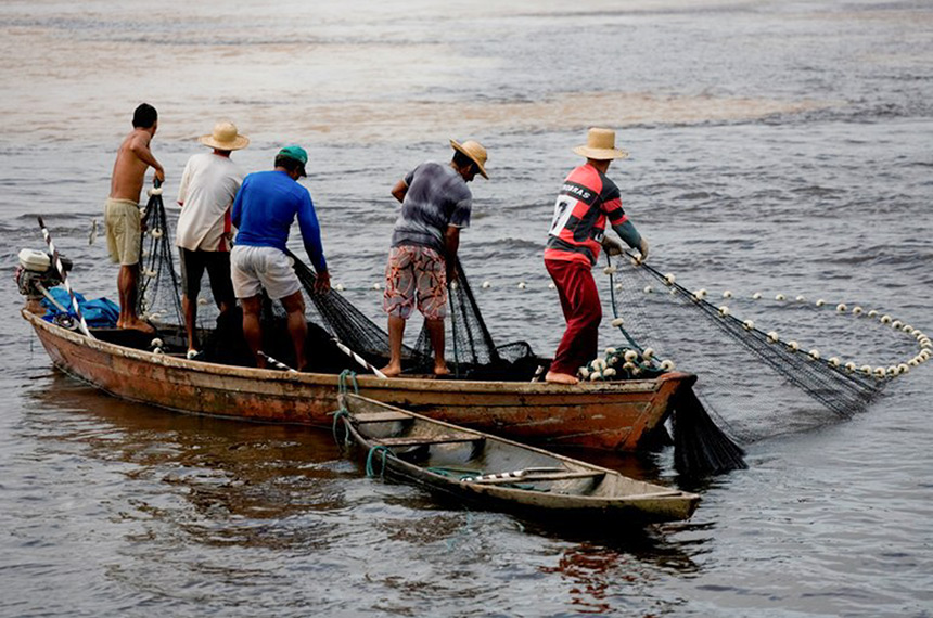 Pescadores artesanais na região norte do país. Foto:MAPA