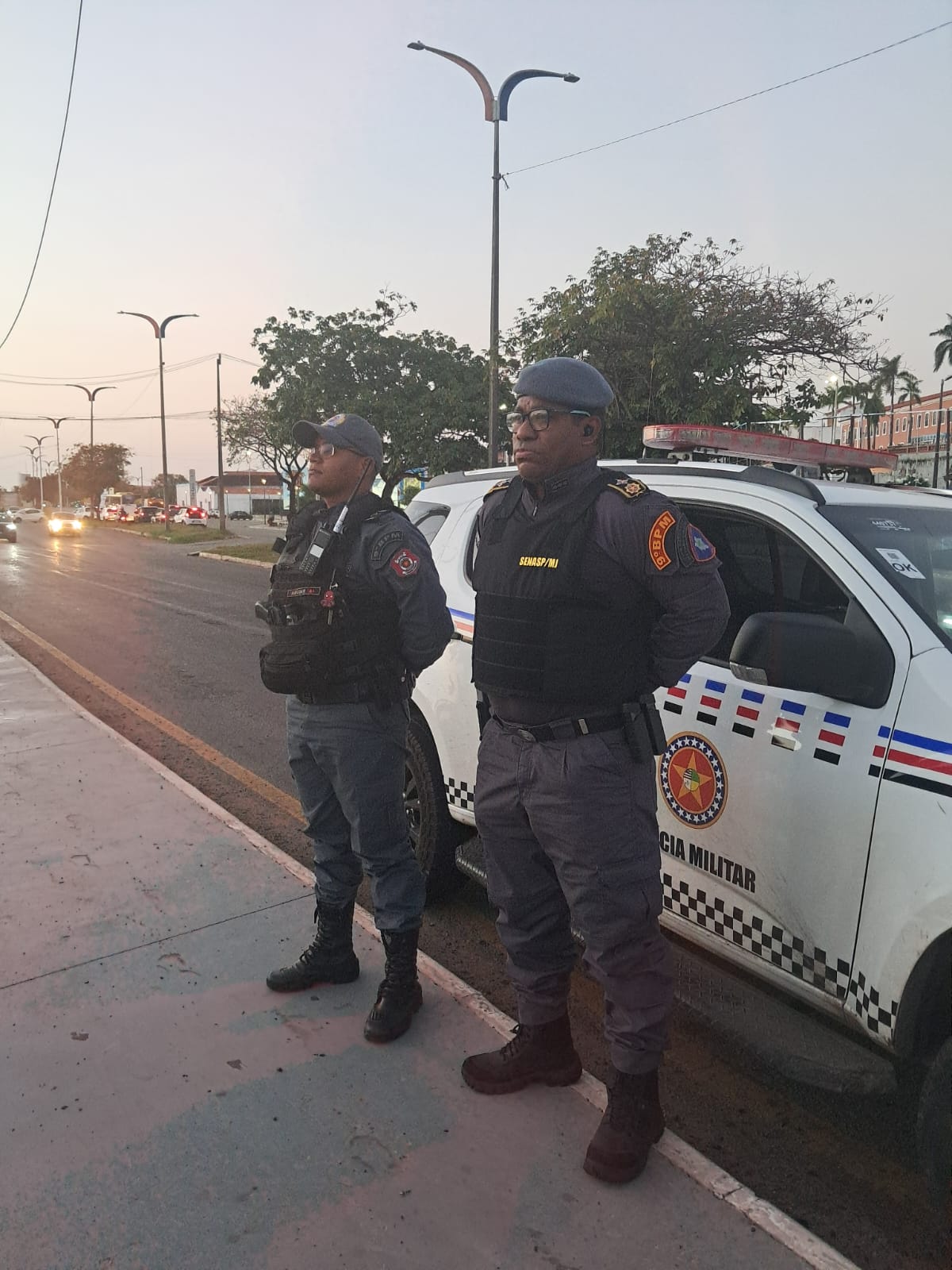 Novo comandante do 9º BPM acompanha fechamento do comércio na Rua Grande