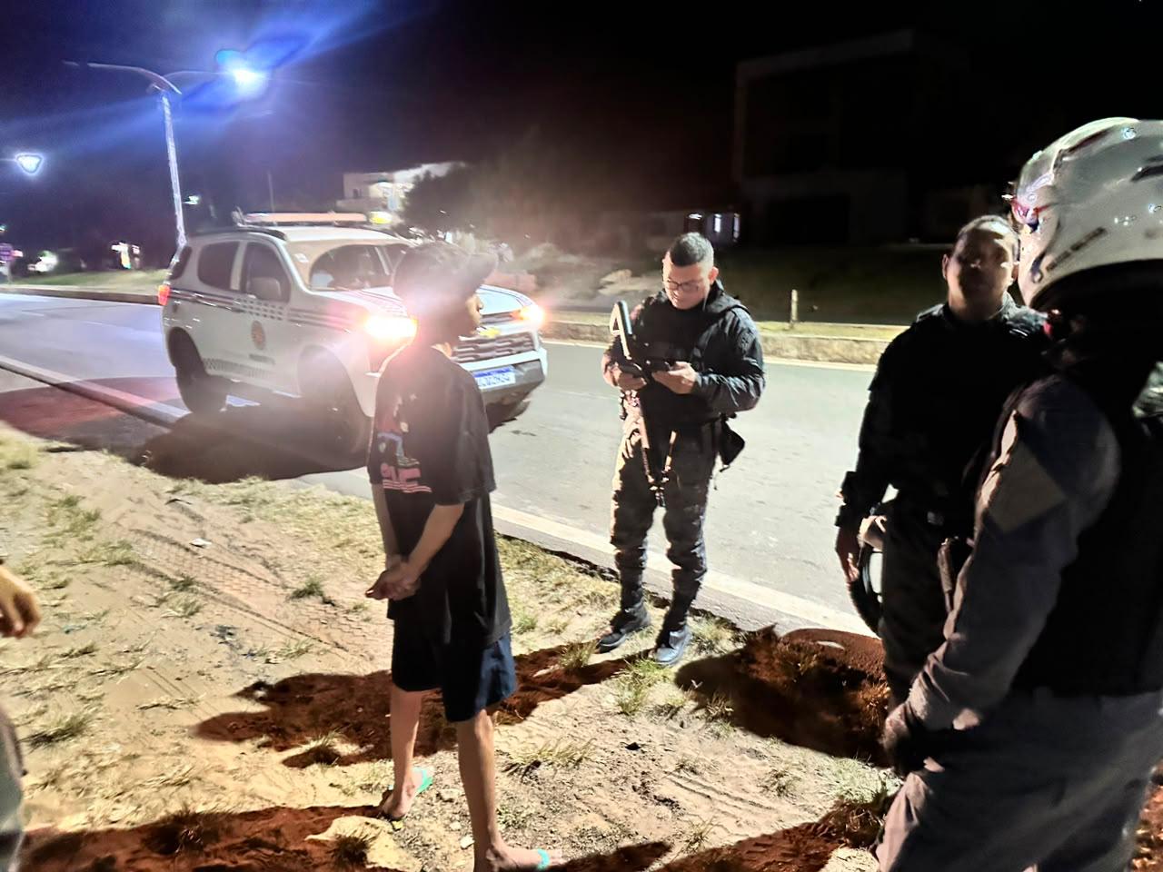BAC integra Operação RENOE com apoio de cão farejador e prende suspeito por tráfico