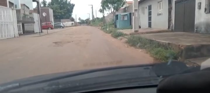 Moradores da Maiobinha pedem socorro à Prefeitura de São José de Ribamar, por causa de buracos nas ruas