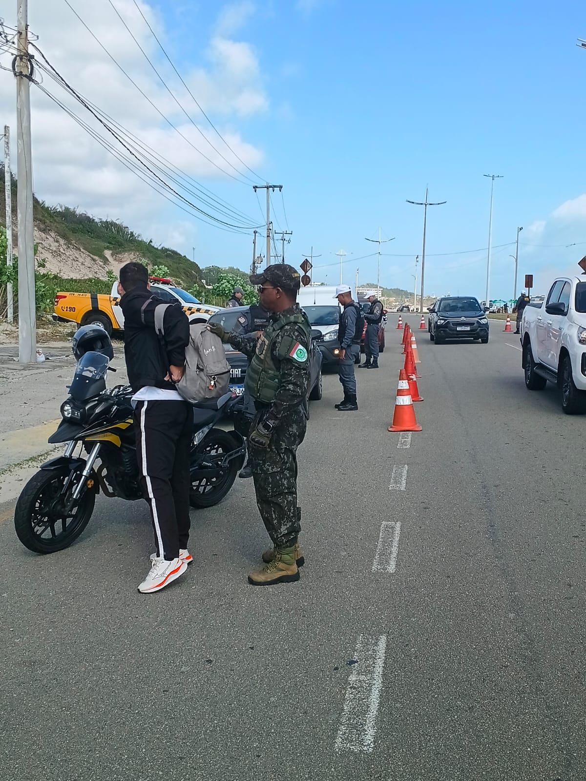 BPRv, BPA e BPTUR realizam barreira e abordagens preventivas na Avenida Litorânea