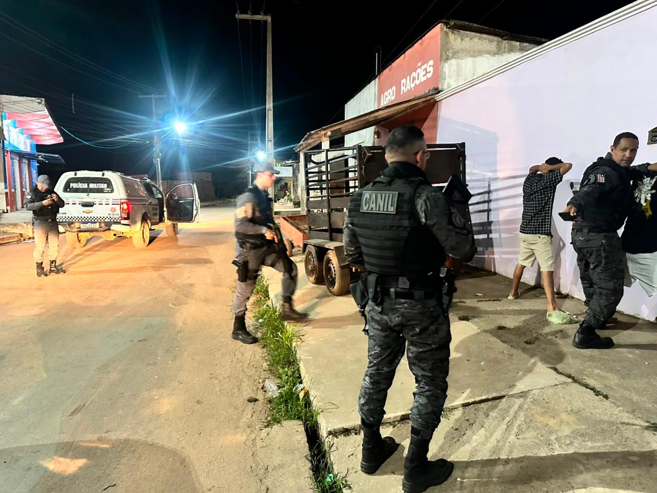 BAC integra Operação RENOE com apoio de cão farejador e prende suspeito por tráfico